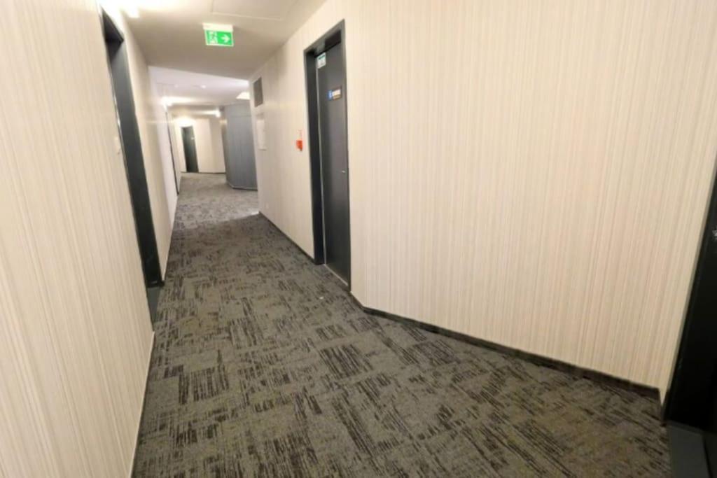 Downtown In The Heart Of The New Center, 4 Persons, Parking * Bratysława