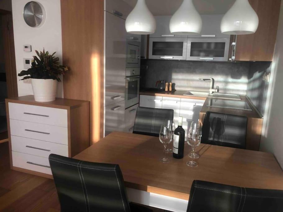Apartament Downtown In The Heart Of The New Center, 4 Persons, Parking